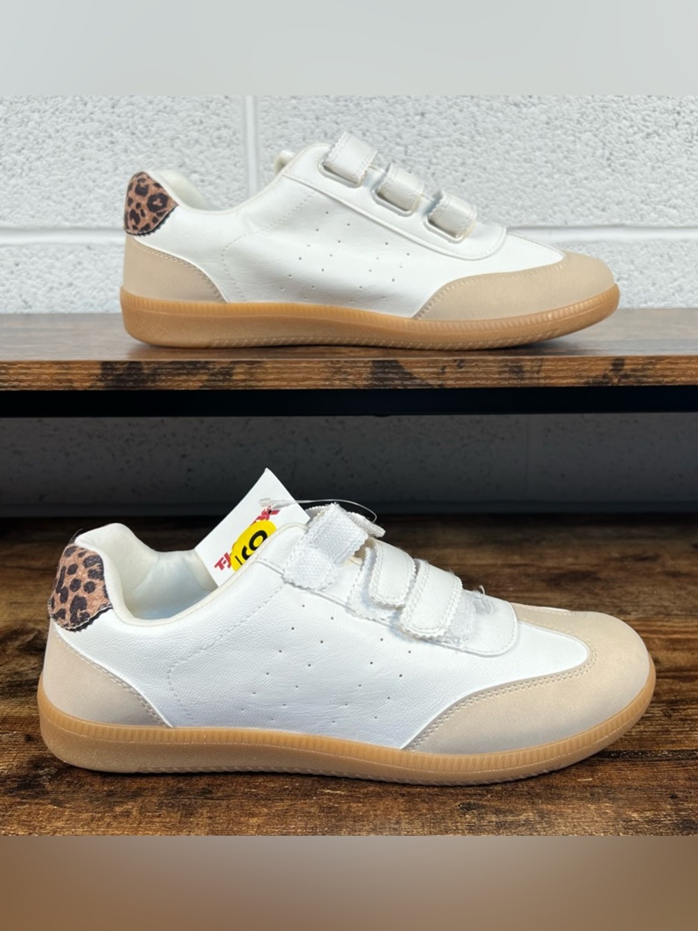 Dv Dolce Vita Sneakers White Leopard adjustable Straps Slip On Quick Women’s 9